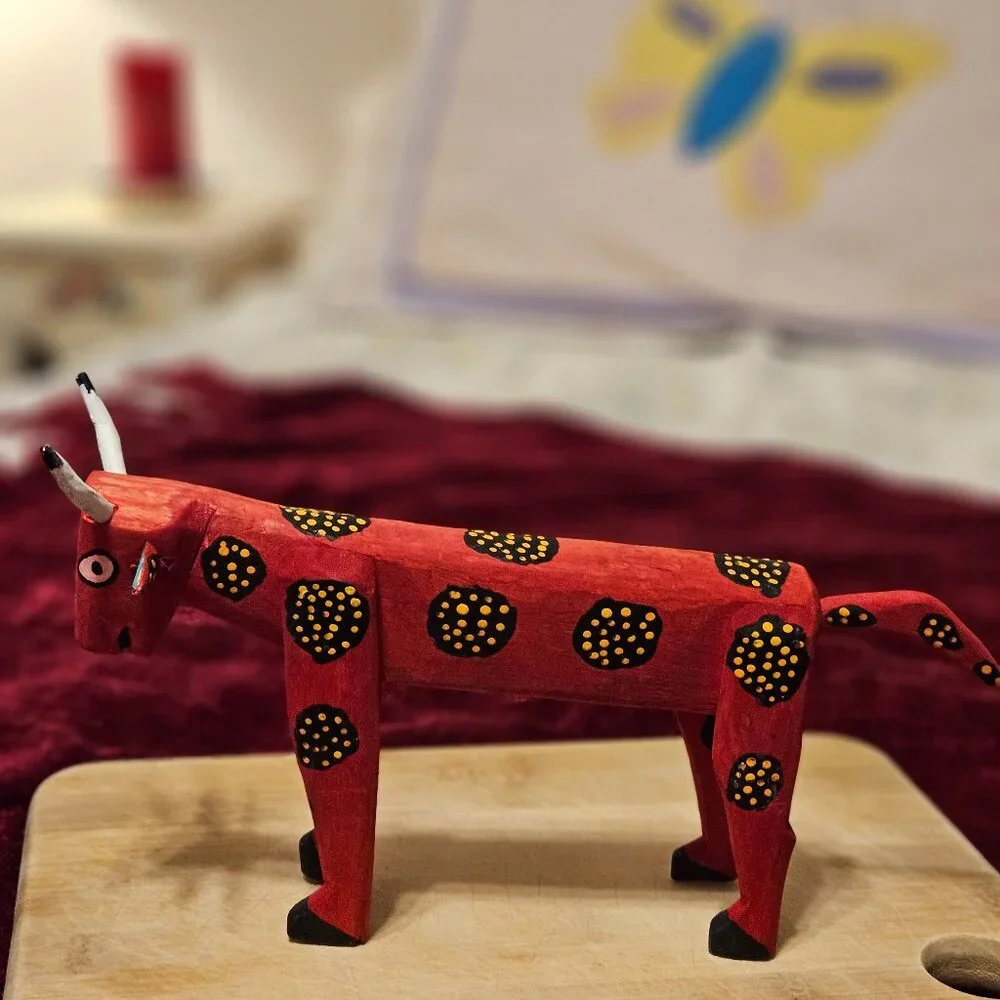 VINTAGE MEXICAN 1970 CARVED BULL WITH HORNS HAND PAINTED COPAL WOOD - Picture 3 of 6